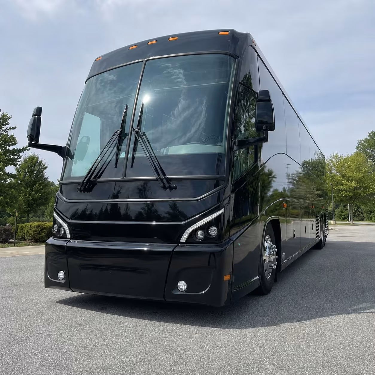 construction site and workforce shuttle bus rentals in lake forest