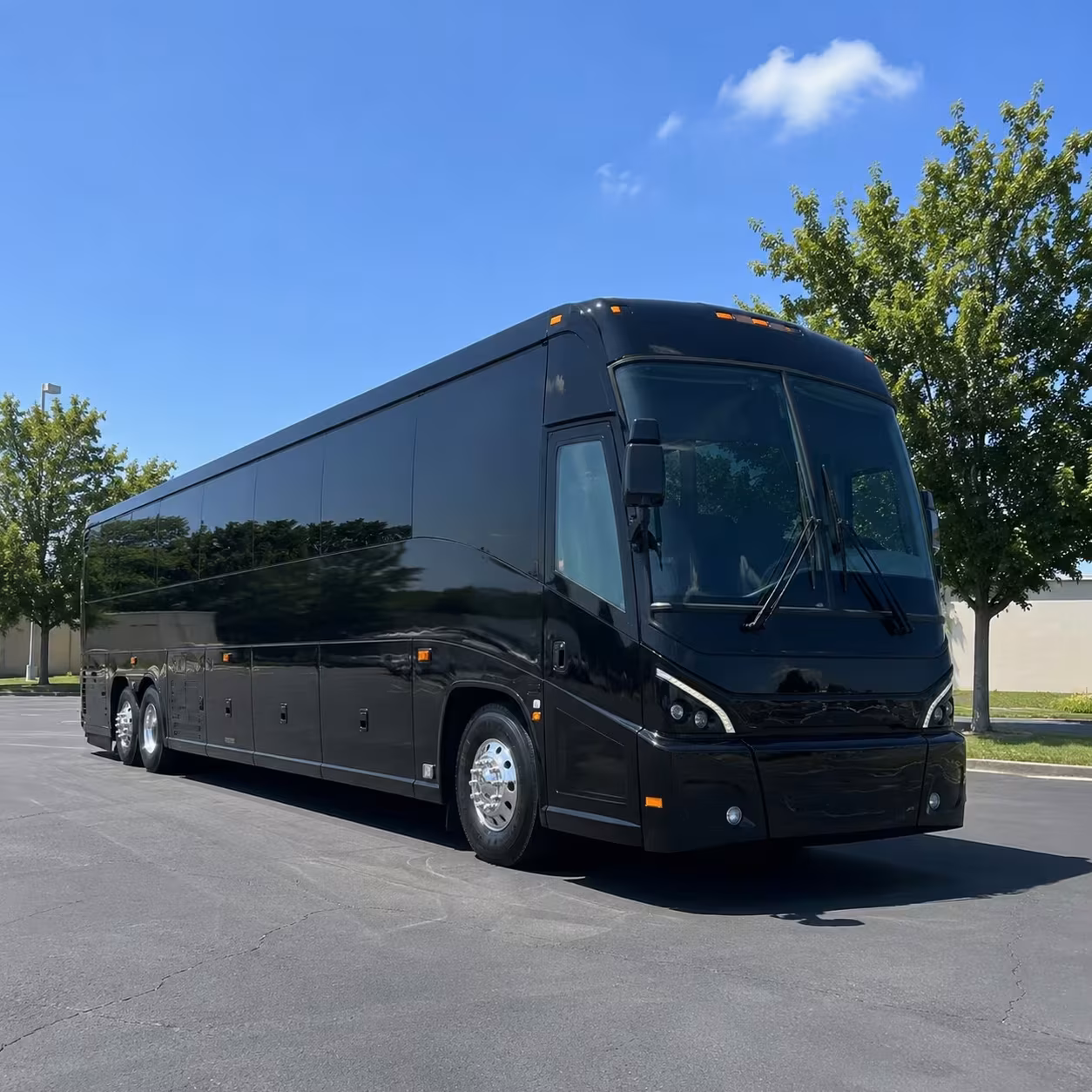 daily employee shuttle buses for lake forest commuters