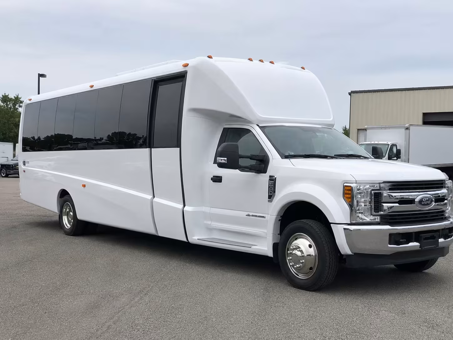 event transportation bus rentals in lake forest