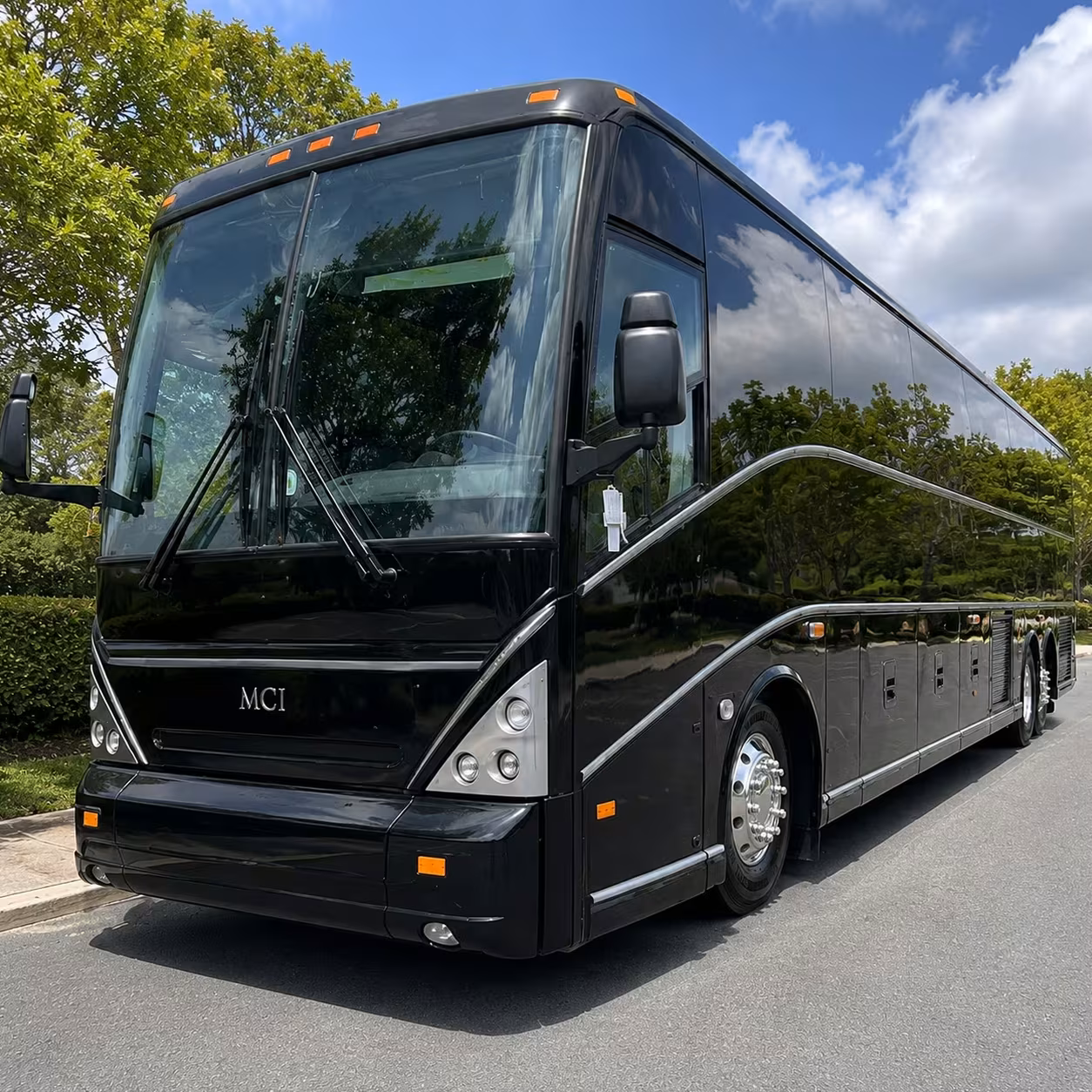 minibus rentals from lake forest to smaller orange county venues