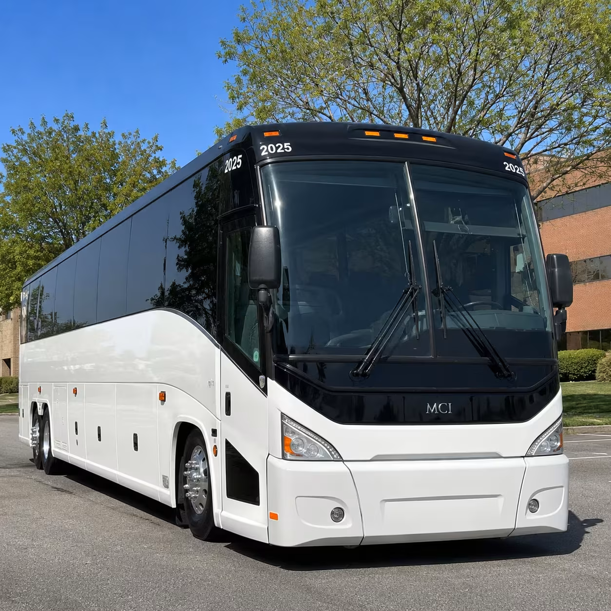sunday service shuttle buses for lake forest congregations
