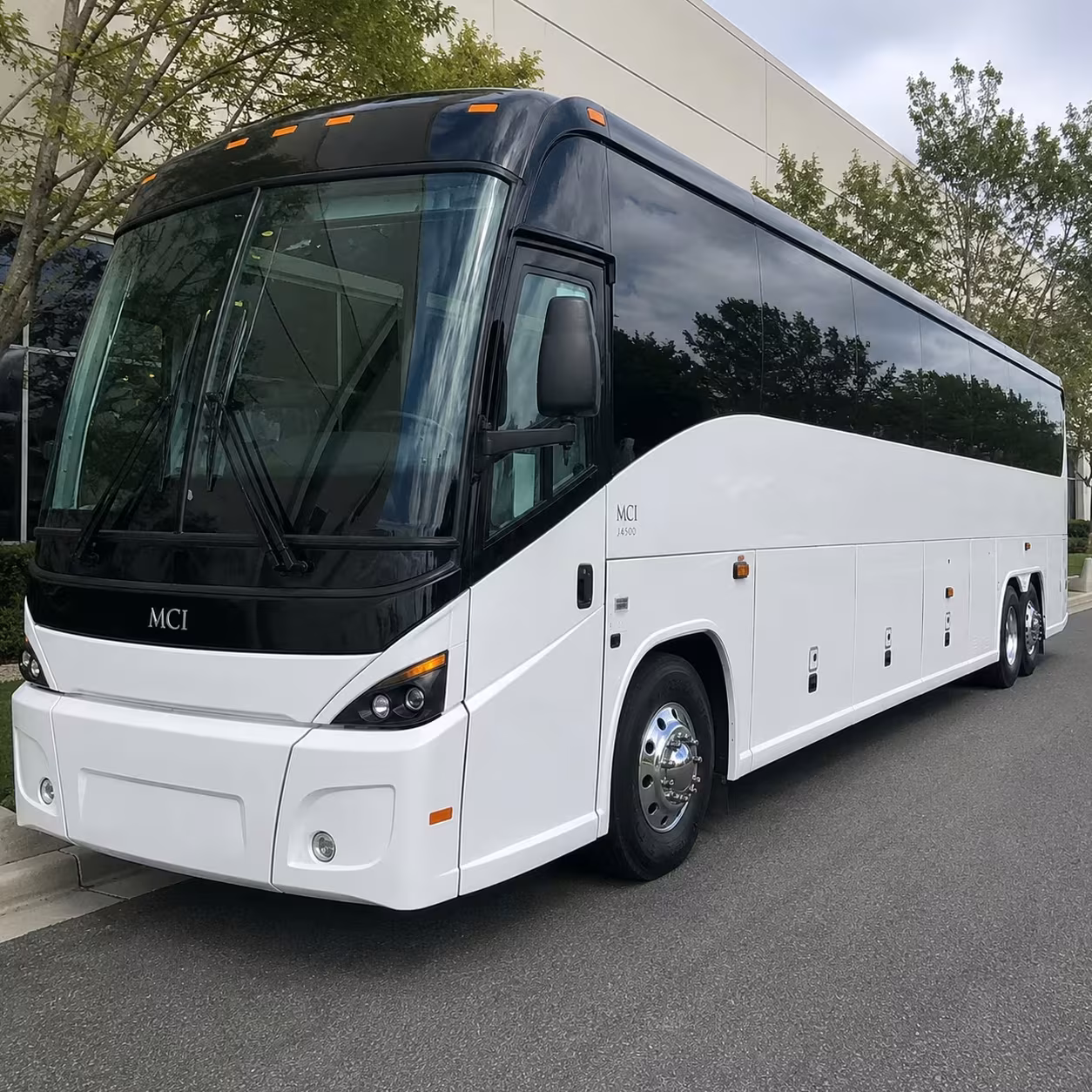year round group airport transportation in lake forest